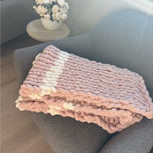 Handmade thick Chunky Knit Blanket Super Soft & High Quality
